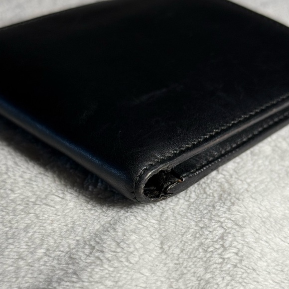 Authentic GUCCI Men’s Wallet - Picture 9 of 12